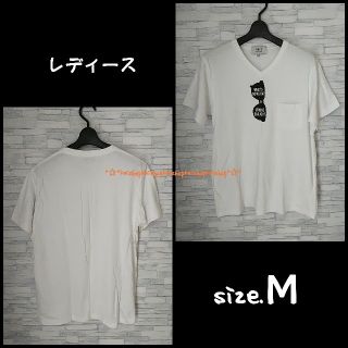 Vネック 白 Tシャツ ポケットつき(Tシャツ(半袖/袖なし))