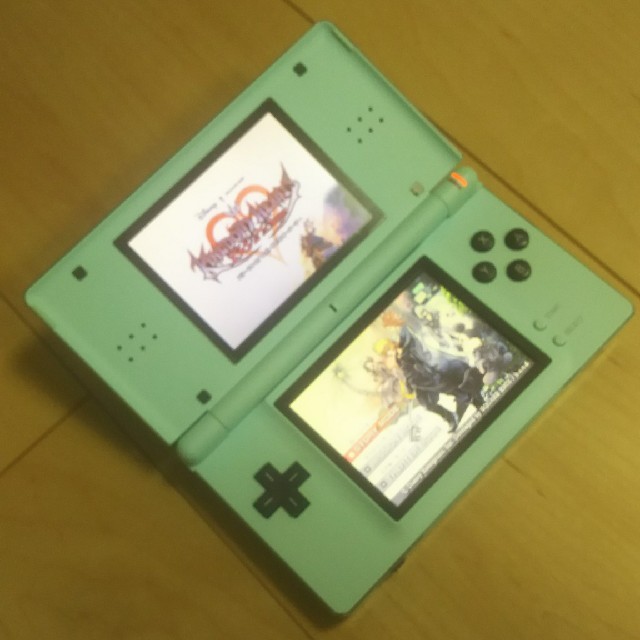 ニンテンドーDS(ニンテンドーDS)の【s-mama様専用】ニンテンドーDSlite  エンタメ/ホビーのゲームソフト/ゲーム機本体(携帯用ゲーム機本体)の商品写真