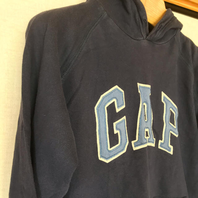 GAP(ギャップ)のGAP☆紺　ロゴ　パーカー メンズのトップス(パーカー)の商品写真