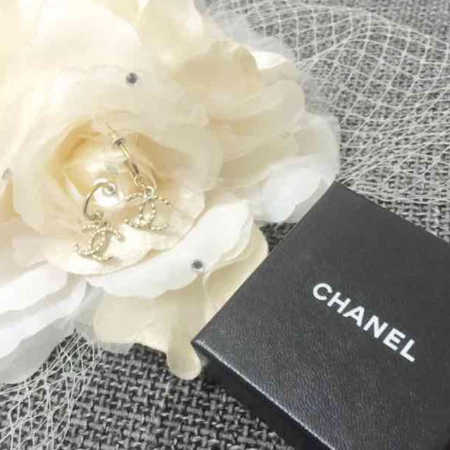 CHANEL(シャネル)のCHANEL アンティークゴールドピアス レディースのアクセサリー(ピアス)の商品写真