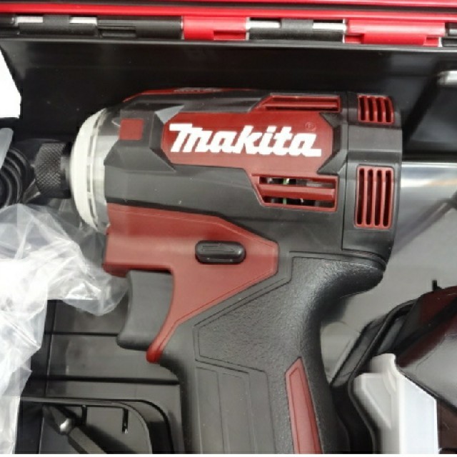 ラスト1台‼新品未使用‼マキタインパクトドライバTD001GRDX(レッド