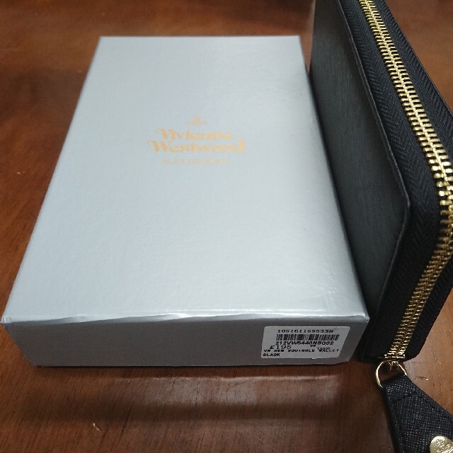 Vivienne Westwood(ヴィヴィアンウエストウッド)のヴィヴィアン 長財布 ラウンドファスナー 黒 ブラック レザー オーブ シンプル レディースのファッション小物(財布)の商品写真