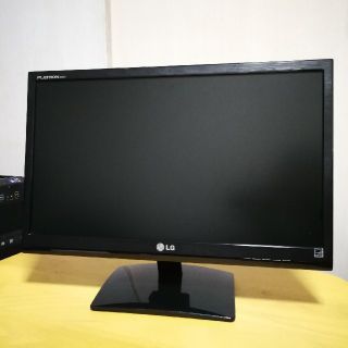 PCモニタ　21.5インチ　LG E2241