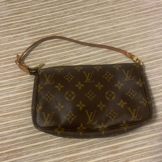 LOUIS VUITTON(ルイヴィトン)のVUITTON ポーチ レディースのファッション小物(ポーチ)の商品写真