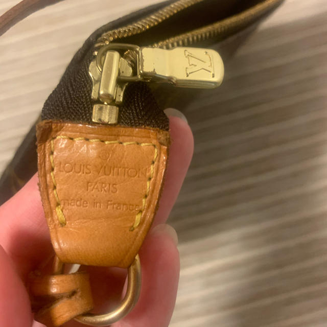 LOUIS VUITTON(ルイヴィトン)のVUITTON ポーチ レディースのファッション小物(ポーチ)の商品写真