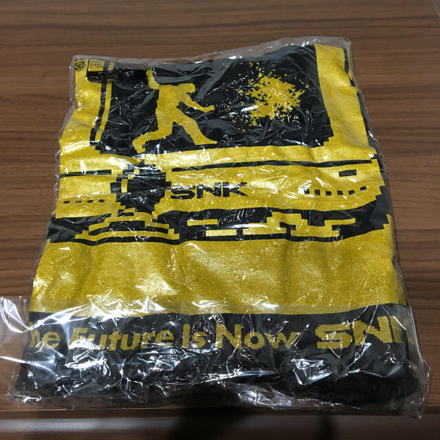 NEOGEO(ネオジオ)のネオジオミニ  プライム限定Tシャツ付き エンタメ/ホビーのゲームソフト/ゲーム機本体(家庭用ゲーム機本体)の商品写真