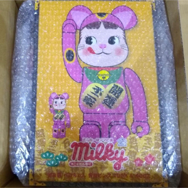 BE@RBRICK 招き猫 ペコちゃん 蛍光ピンク 100% & 400% BE@RBRICK 招き猫 ペコちゃん 蛍光ピンク 100% & 400%
