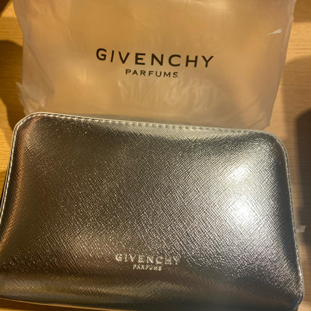 GIVENCHY(ジバンシィ)のジバンシー　ノベルティ レディースのファッション小物(ポーチ)の商品写真