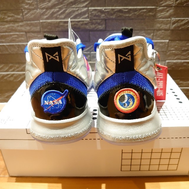 NIKE(ナイキ)のNIKE PG3 NASA EP 27.0cm メンズの靴/シューズ(スニーカー)の商品写真