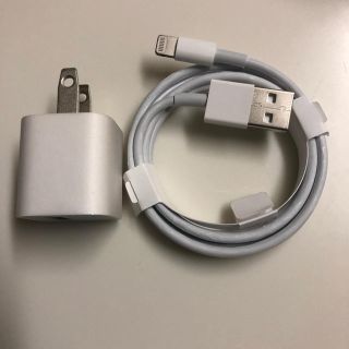 iPhone 充電器　正規品(バッテリー/充電器)