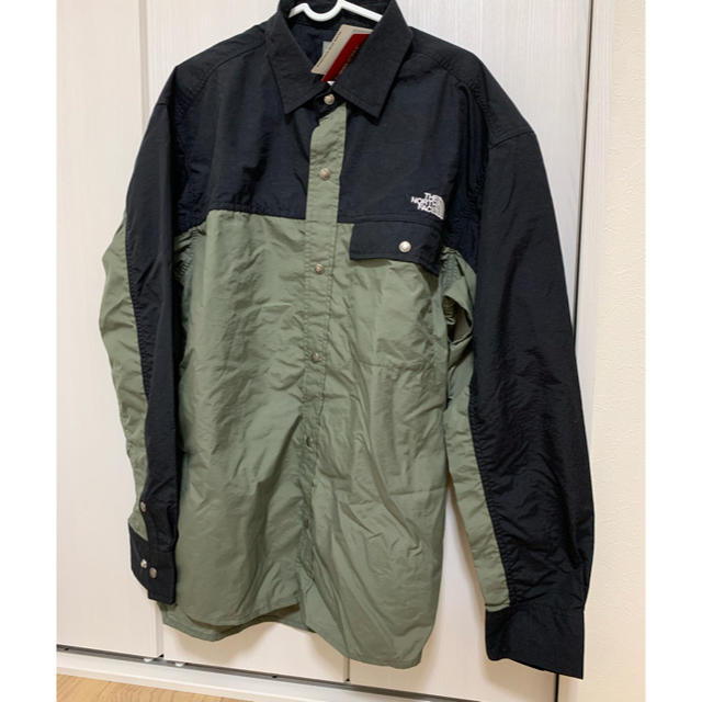 THE NORTH FACE(ザノースフェイス)のTHE NORTH FACE nuptse shirt XL ニュートープ メンズのトップス(シャツ)の商品写真