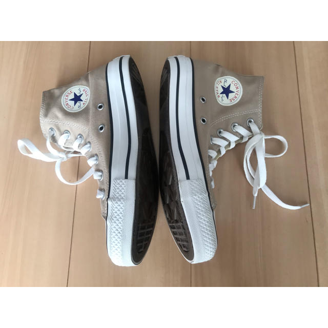 CONVERSE(コンバース)の＊試着のみ新品同様　コンバース オールスター ハイカット　ベージュ　23cm レディースの靴/シューズ(スニーカー)の商品写真