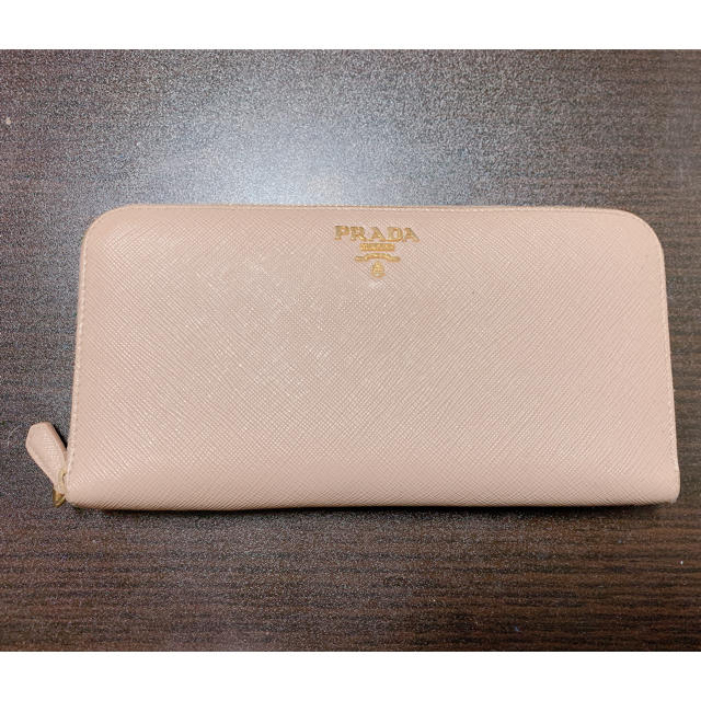 PRADA  財布　使用感有