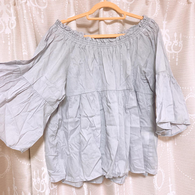 PAGEBOY(ページボーイ)の【🎀売り尽くしSALE🎀NO.11】alicia PAGEBOY オフショル レディースのトップス(シャツ/ブラウス(長袖/七分))の商品写真