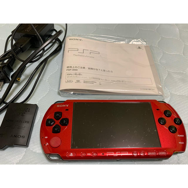 PlayStation Portable(プレイステーションポータブル)のPSP 本体　3000赤黒 エンタメ/ホビーのゲームソフト/ゲーム機本体(携帯用ゲーム機本体)の商品写真