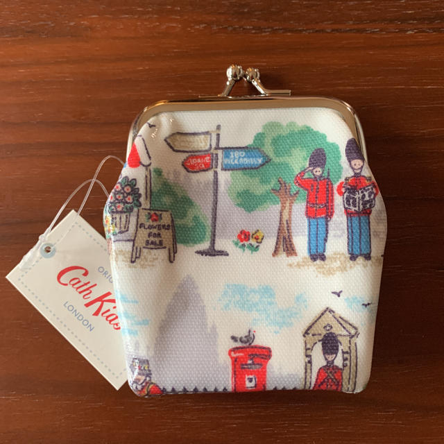 Cath Kidston(キャスキッドソン)の新品未使用　キャスキッドソン　がまぐち　財布　小銭入れ レディースのファッション小物(コインケース)の商品写真