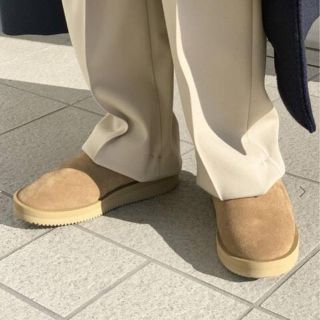 アパルトモンドゥーズィエムクラス(L'Appartement DEUXIEME CLASSE)のSUICOKE MOUTON SABO キャメル 24cm(スリッポン/モカシン)