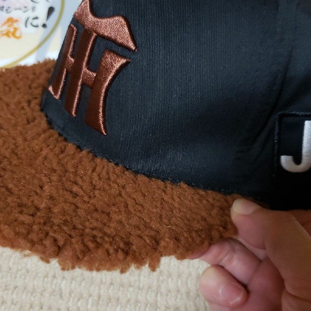 阪神タイガース　キャップ スポーツ/アウトドアの野球(記念品/関連グッズ)の商品写真