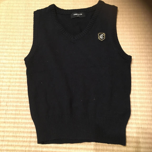 COMME CA ISM(コムサイズム)のCOMME CA ISM 120cm ベスト　黒 キッズ/ベビー/マタニティのキッズ服男の子用(90cm~)(ニット)の商品写真