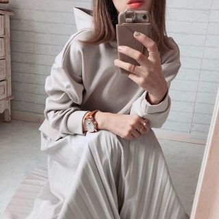 ザラ(ZARA)の★新品 GU ジーユー 美シルエット フェイクレザープリーツスカート 大草直子(ロングスカート)