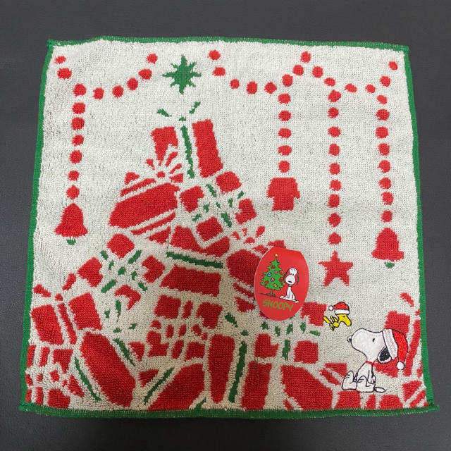 SNOOPY(スヌーピー)のSNOOPY クリスマス限定　ハンカチ レディースのファッション小物(ハンカチ)の商品写真