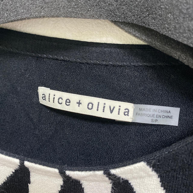 Alice+Olivia(アリスアンドオリビア)のアリスアンドオリビア　ニット レディースのトップス(ニット/セーター)の商品写真