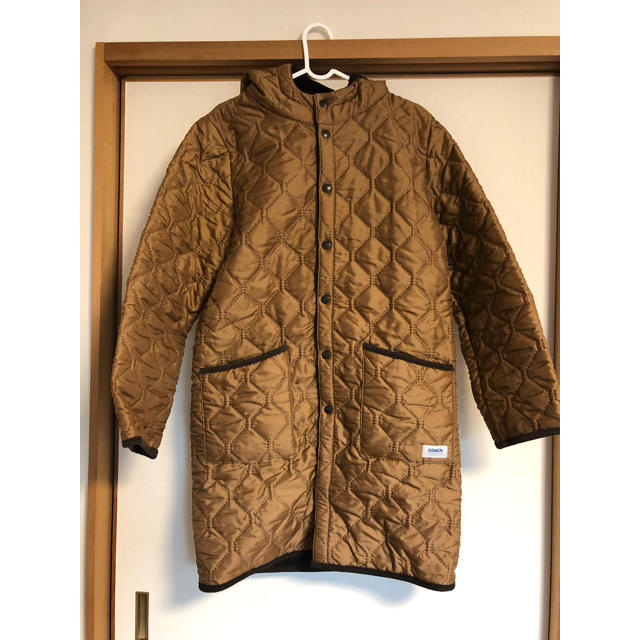 ARMEN(アーメン)のアーメン　キルティングコート　TAN レディースのジャケット/アウター(ロングコート)の商品写真