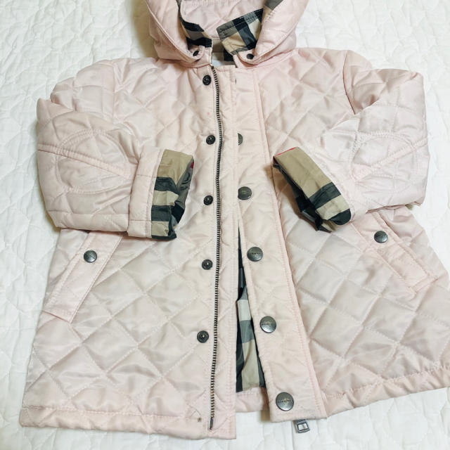 BURBERRY(バーバリー)のBURBERRY 定番キルティング コート♡3Y キッズ/ベビー/マタニティのキッズ服女の子用(90cm~)(コート)の商品写真