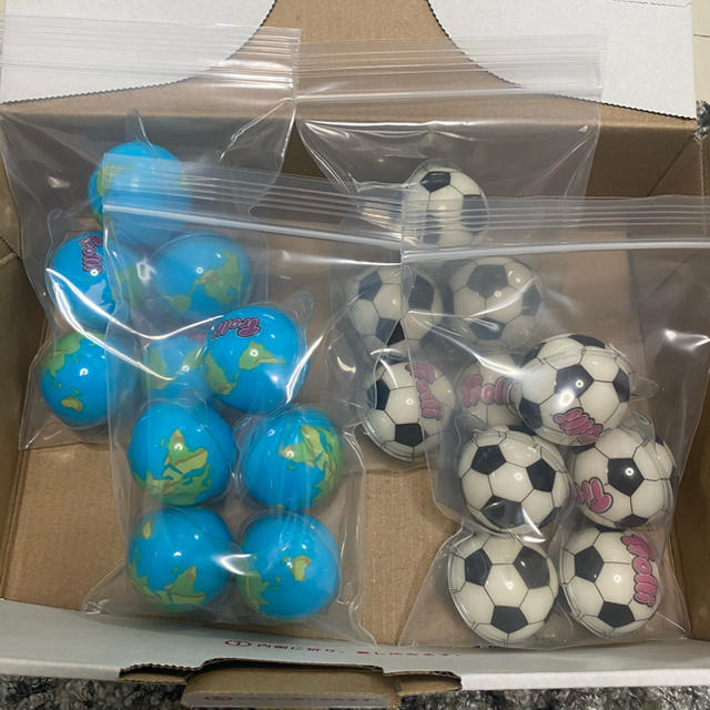 地球グミ サッカーボールグミ 各10個計個セットの通販 By R S Shop ラクマ 地球グミ サッカーボールグミ 各10個計個セットの通販 By R S Shop ラクマ