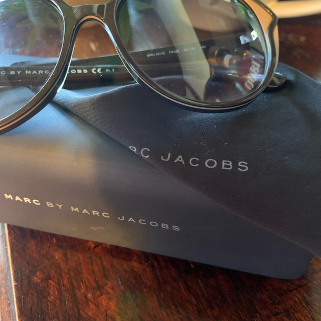 MARC BY MARC JACOBS(マークバイマークジェイコブス)のお値下げ　マークバイマークジェイコブス　サングラス レディースのファッション小物(サングラス/メガネ)の商品写真