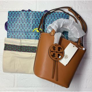 トリーバーチ(Tory Burch)の【新品未使用】トリーバーチ　2way ショルダー&バケツバッグ  ブラウン(かごバッグ/ストローバッグ)