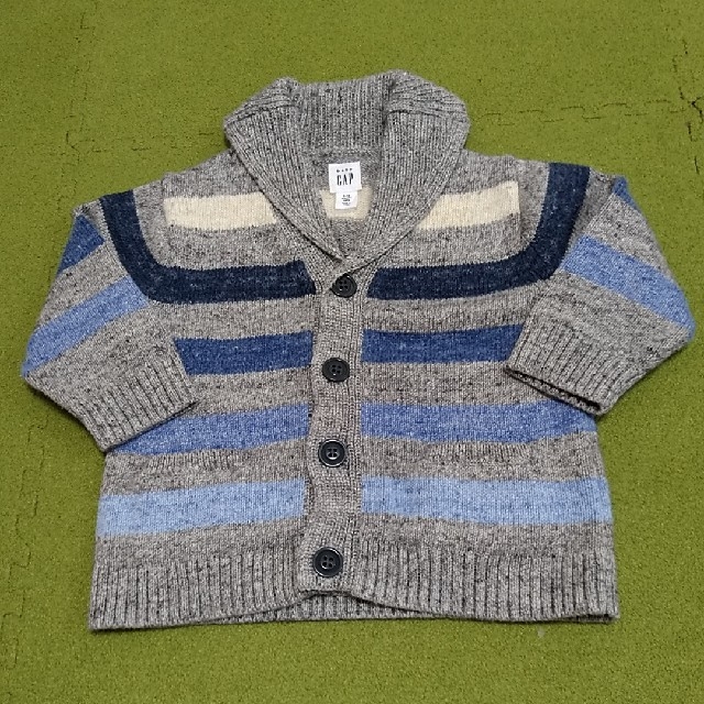 babyGAP(ベビーギャップ)のbabyGAP ニットカーディガン　6-12months キッズ/ベビー/マタニティのベビー服(~85cm)(ロンパース)の商品写真