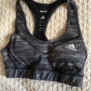 アディダス(adidas)のアディダス　スポーツブラ(トレーニング用品)