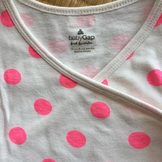 babyGAP(ベビーギャップ)の水玉肌着70 キッズ/ベビー/マタニティのベビー服(~85cm)(肌着/下着)の商品写真