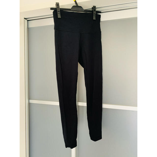 lululemon(ルルレモン)の【美品】lululemon Align  Pants 25 black スポーツ/アウトドアのトレーニング/エクササイズ(ヨガ)の商品写真