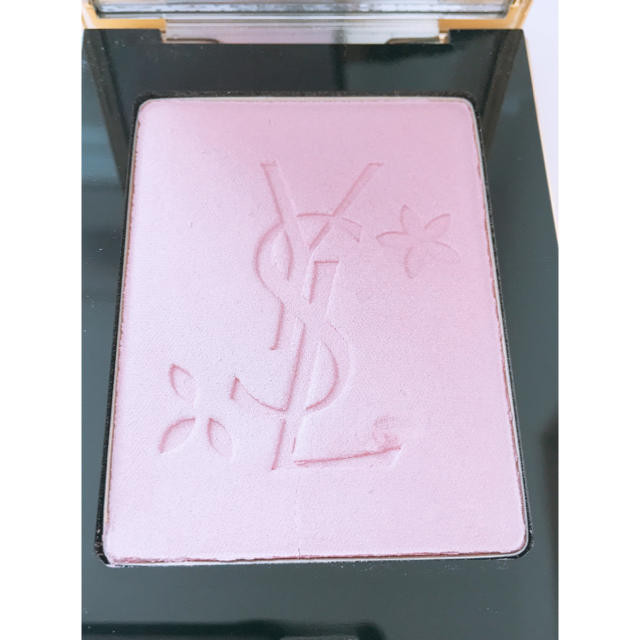 Yves Saint Laurent Beaute(イヴサンローランボーテ)のフェイスパレット モン パリフローラル 1 コスメ/美容のベースメイク/化粧品(フェイスパウダー)の商品写真