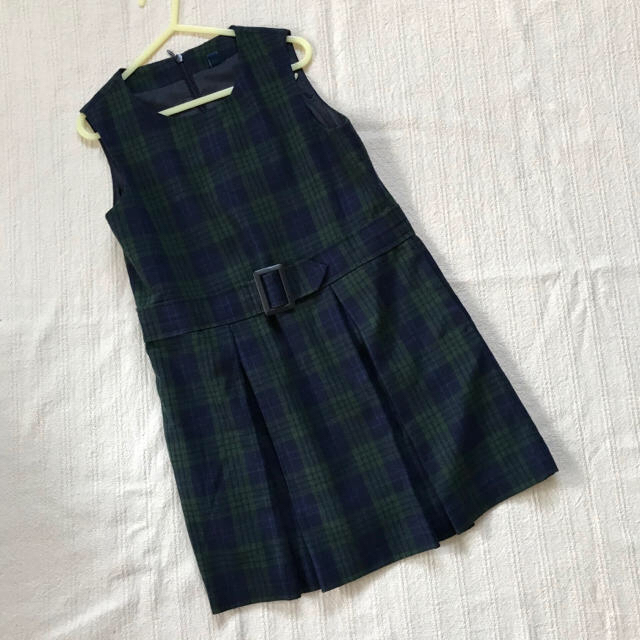UNIQLO(ユニクロ)のユニクロ　ジャンパースカート　緑チェック　120センチ キッズ/ベビー/マタニティのキッズ服女の子用(90cm~)(ワンピース)の商品写真