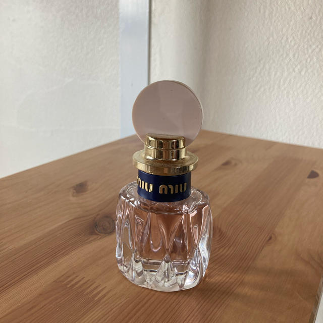 miumiu(ミュウミュウ)のmiumiu ローロゼ 30ml 箱付き コスメ/美容の香水(香水(女性用))の商品写真