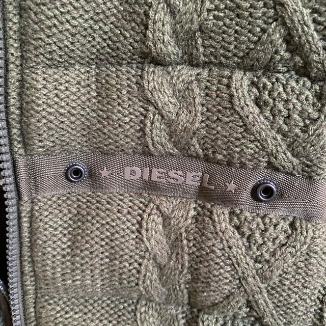 DIESEL(ディーゼル)のDIESELダウンベスト　XS メンズのジャケット/アウター(ダウンベスト)の商品写真