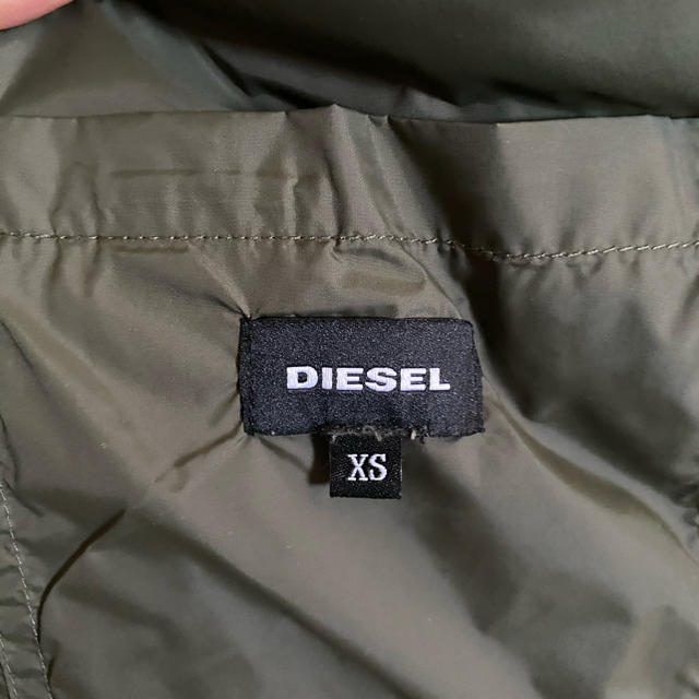 DIESEL(ディーゼル)のDIESELダウンベスト　XS メンズのジャケット/アウター(ダウンベスト)の商品写真