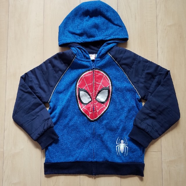 MARVEL(マーベル)のパーカー　120センチ(size 7) キッズ/ベビー/マタニティのキッズ服男の子用(90cm~)(ジャケット/上着)の商品写真