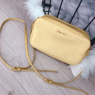 ミュウミュウ(miumiu)のmiu miu/ミニショルダー(ショルダーバッグ)