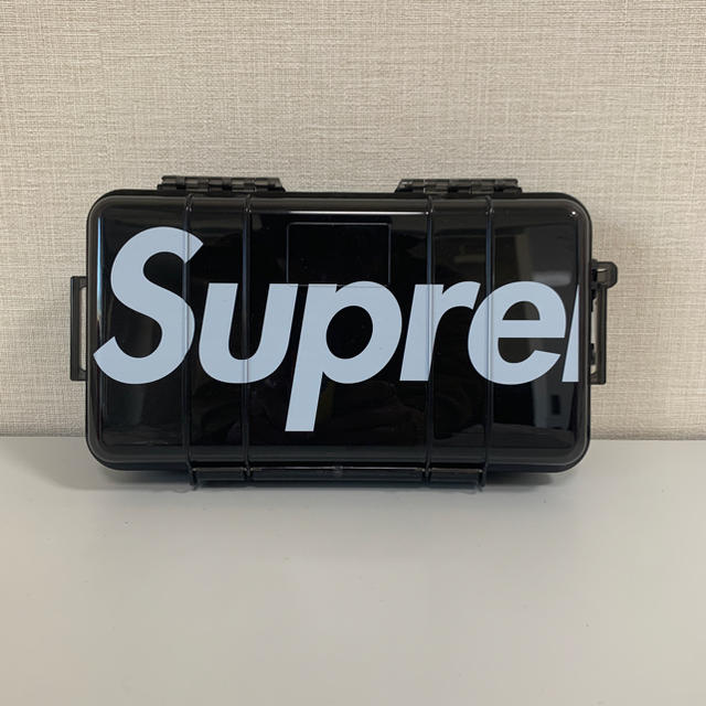 supreme pelican 1060 case 黒