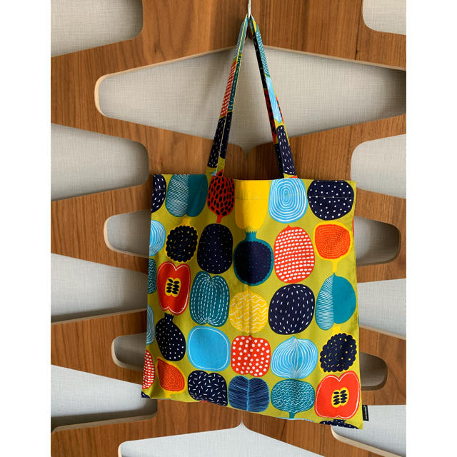 marimekko(マリメッコ)のマリメッコ KOMPOTTI ファブリックバッグ レディースのバッグ(トートバッグ)の商品写真