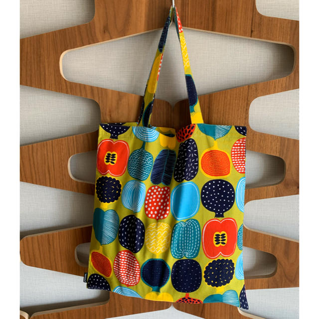 marimekko(マリメッコ)のマリメッコ KOMPOTTI ファブリックバッグ レディースのバッグ(トートバッグ)の商品写真