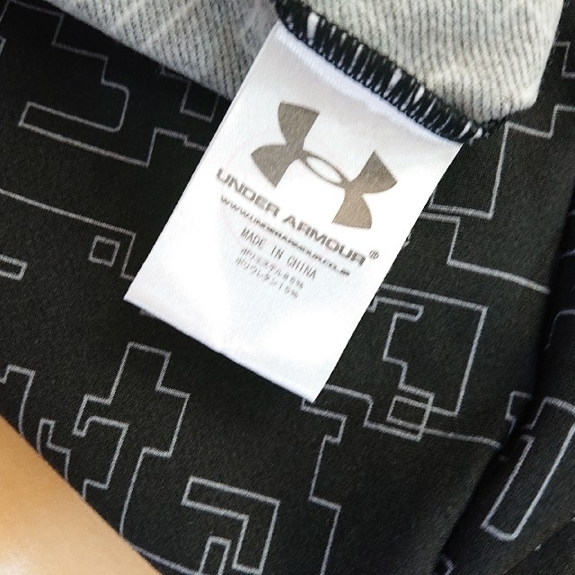 UNDER ARMOUR(アンダーアーマー)の【美品】 長袖 Tシャツ ハイネック UNDER ARMOUR スポーツ/アウトドアの野球(ウェア)の商品写真