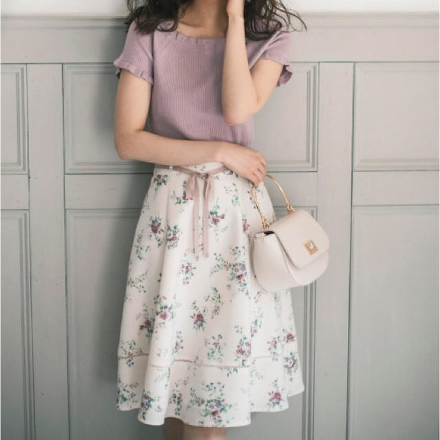 MISCH MASCH(ミッシュマッシュ)のミッシュマッシュ 花柄フレアスカート レディースのスカート(ひざ丈スカート)の商品写真