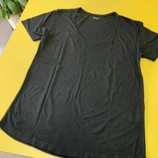 ザラ(ZARA)のZARA Ｕネック　Tシャツ　  サイズL  (Tシャツ/カットソー(半袖/袖なし))