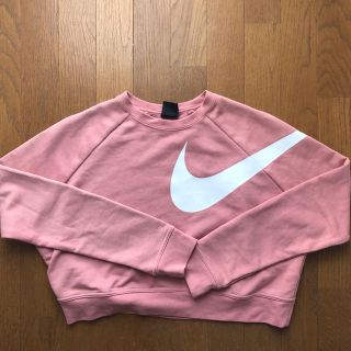 ナイキ(NIKE)の美品　NIKE クロップド　スウェット  トレーナー　PINK(トレーナー/スウェット)