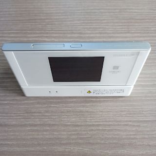 au WiMAX 2+ W05 本体とクレードル(その他)